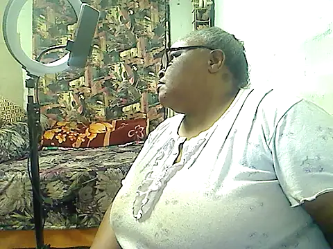 Snapshot of HOTSUGARX5 chatting on May 2026 04:37:01 PM HOTSUGARX5 online show from May 2026 04:37:01 PM