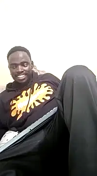 Snapshot of MaskedGQ chatting on January 2025 07:32:01 PM MaskedGQ online show from January 2025 07:32:01 PM