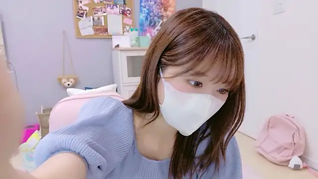 Yui-Ch online show from September 2025 11:59:01 AM