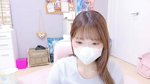 Yui-Ch online show from October 2025 12:17:01 PM