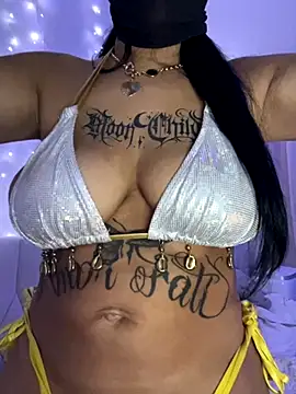 kamila french online show from December 2025 10:08:02 PM