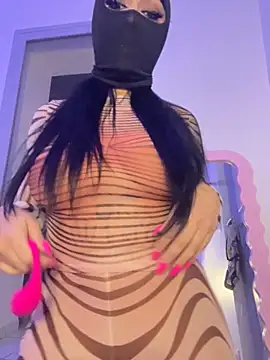 kamila french online show from February 2026 11:06:01 PM