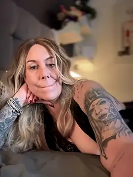 blondebitch2 online show from November 2025 10:31:01 AM