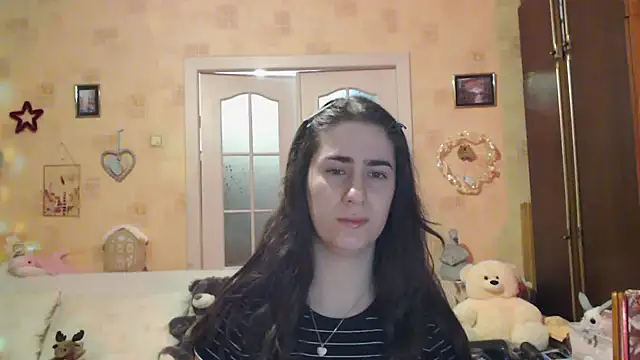 INELIKA online show from November 2025 04:40:01 PM