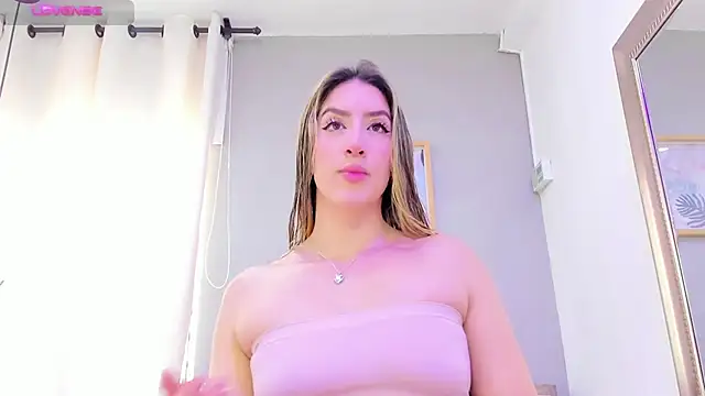  AlejaCruz  online show from February 2026 05:57:02 PM