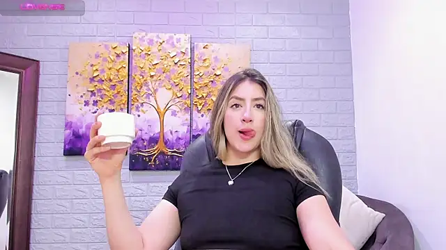  AlejaCruz  online show from April 2026 07:36:01 PM