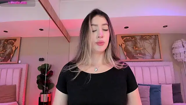 Snapshot of _AlejaCruz_ chatting on July 2026 07:42:02 PM AlejaCruz online show from July 2026 07:42:02 PM