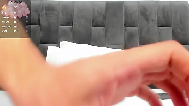 Adam Clay21 online show from December 2025 02:35:02 PM