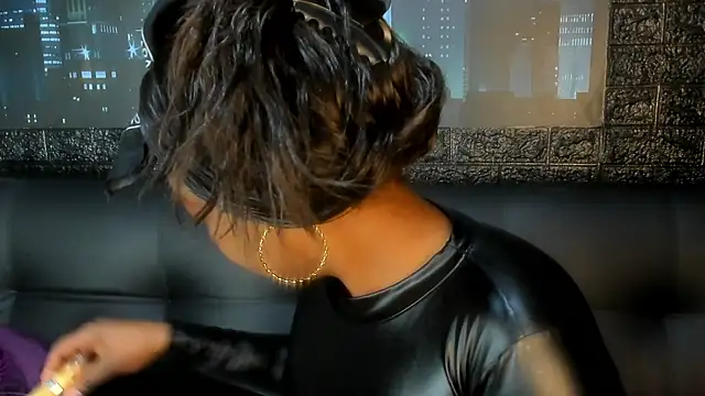 Charlotte  Brown  online show from October 2025 11:44:02 AM