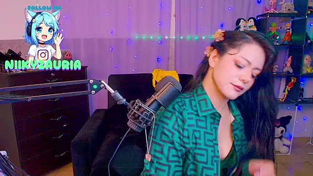  niiky online show from December 2025 04:12:02 PM