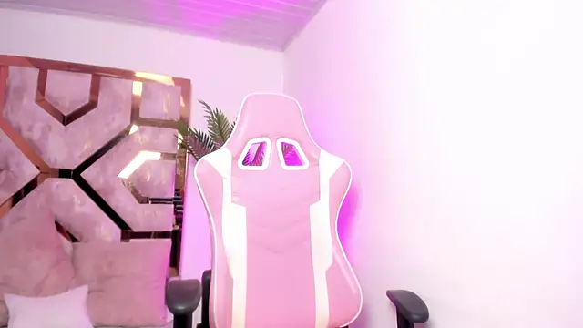 Anny osorio online show from February 2025 08:31:01 PM