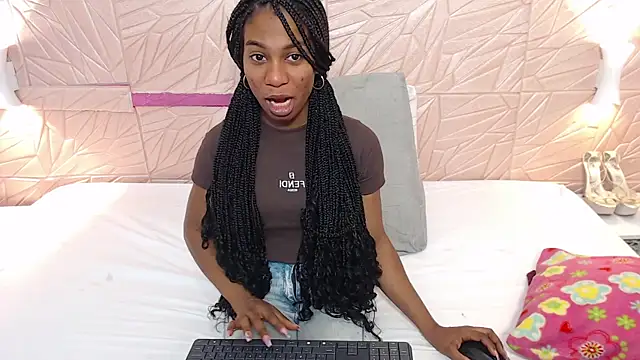 Snapshot of Amarantha_love69 chatting on February 2025 01:32:01 PM Amarantha love69 online show from February 2025 01:32:01 PM