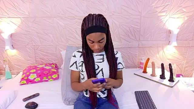 Snapshot of Amarantha_love69 chatting on October 2025 02:02:01 PM Amarantha love69 online show from October 2025 02:02:01 PM