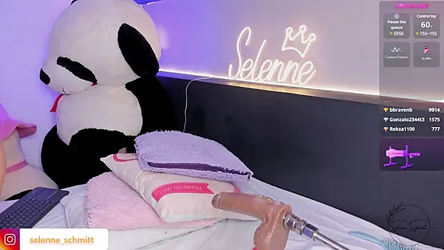 selenne schmitt online show from February 2025 09:33:02 PM