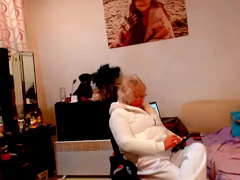 Snapshot of Natali7634 chatting on December 2024 04:47:01 PM Natali7634 online show from December 2024 04:47:01 PM