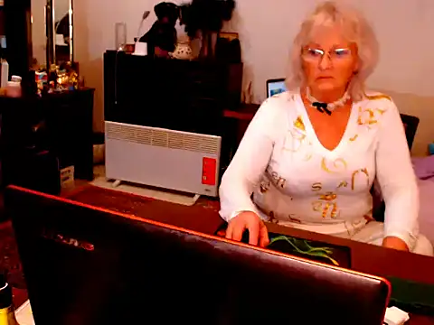 Snapshot of Natali7634 chatting on December 2024 04:15:02 PM Natali7634 online show from December 2024 04:15:02 PM