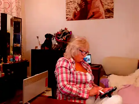 Snapshot of Natali7634 chatting on December 2024 07:07:02 PM Natali7634 online show from December 2024 07:07:02 PM