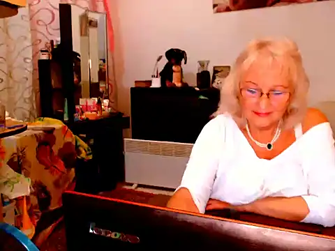 Snapshot of Natali7634 chatting on January 2025 08:17:02 PM Natali7634 online show from January 2025 08:17:02 PM