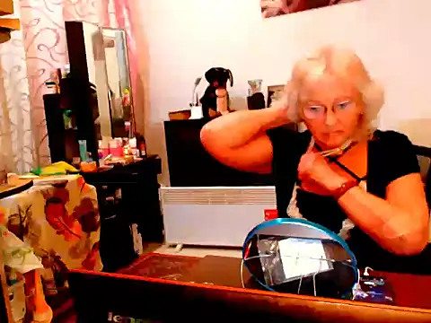 Snapshot of Natali7634 chatting on January 2025 03:44:01 PM Natali7634 online show from January 2025 03:44:01 PM