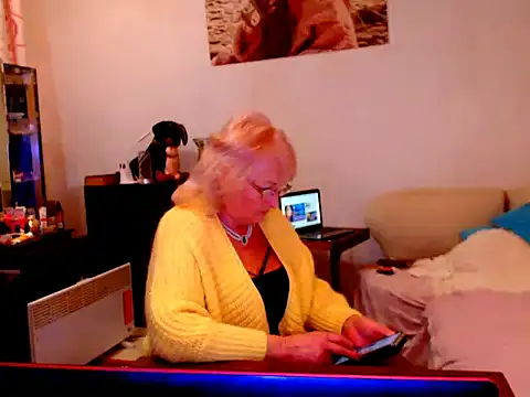Snapshot of Natali7634 chatting on March 2025 08:07:02 PM Natali7634 online show from March 2025 08:07:02 PM