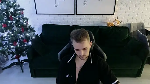 Larstar01 online show from December 2024 12:30:01 AM