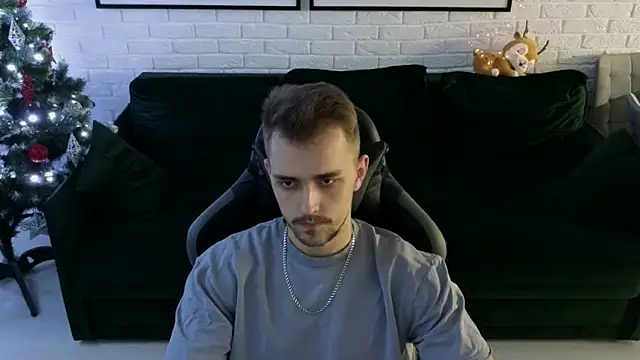 Larstar01 online show from December 2024 12:52:01 AM