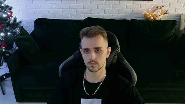 Larstar01 online show from December 2024 01:37:02 AM