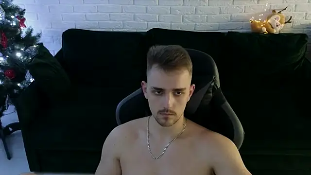 Larstar01 online show from December 2024 04:42:02 AM