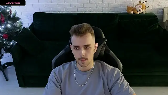 Larstar01 online show from December 2024 03:45:01 AM