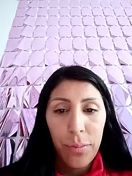 tiffani  love online show from April 2026 04:48:01 PM