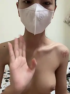 Snapshot of Lucy-Gold chatting on October 2025 01:53:02 PM Lucy-Gold online show from October 2025 01:53:02 PM