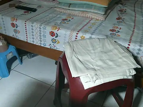 triangle0623 online show from October 2025 10:24:01 AM