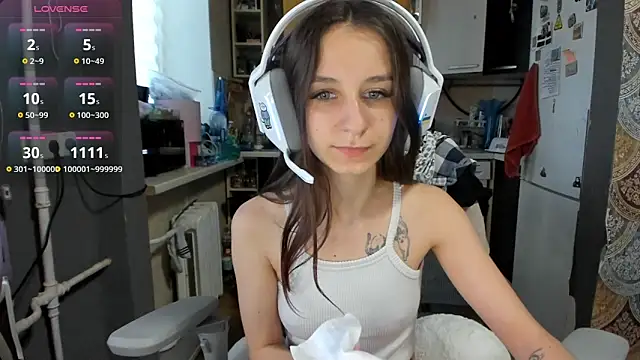 Snapshot of _Nika_Kik chatting on May 2026 03:41:02 PM Nika Kik online show from May 2026 03:41:02 PM