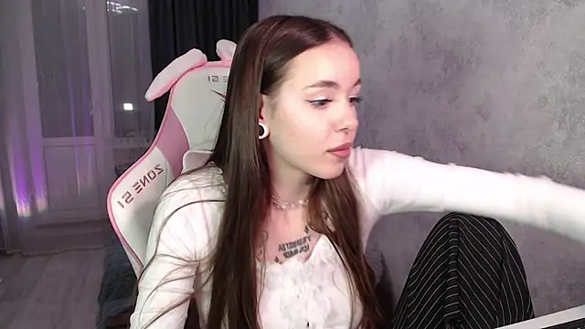 Snapshot of naughty_dakota chatting on October 2025 04:05:01 PM naughty dakota online show from October 2025 04:05:01 PM