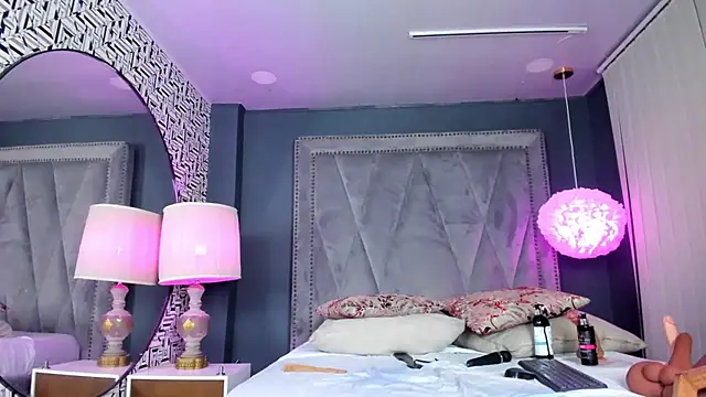 nahomi sweett online show from March 2025 05:35:02 PM