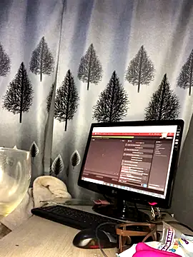 Snapshot of Nicole_Liam_ chatting on October 2025 05:00:01 PM Nicole Liam online show from October 2025 05:00:01 PM