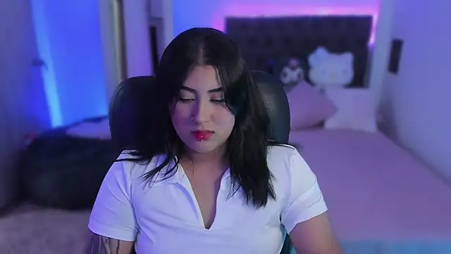 Snapshot of Tellme_Alexa chatting on December 2024 11:45:02 PM Tellme Alexa online show from December 2024 11:45:02 PM