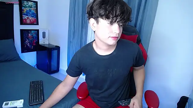 Snapshot of andyboy- chatting on December 2024 11:38:02 PM andyboy- online show from December 2024 11:38:02 PM