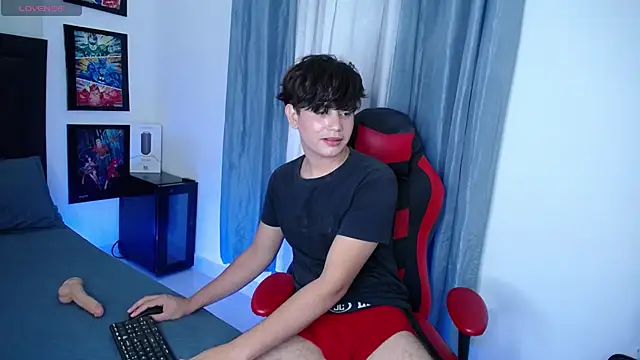 Snapshot of andyboy- chatting on December 2024 02:42:02 AM andyboy- online show from December 2024 02:42:02 AM