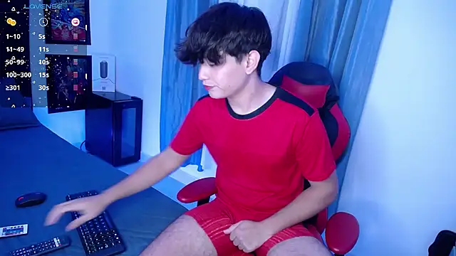 Snapshot of andyboy- chatting on December 2024 11:40:02 PM andyboy- online show from December 2024 11:40:02 PM