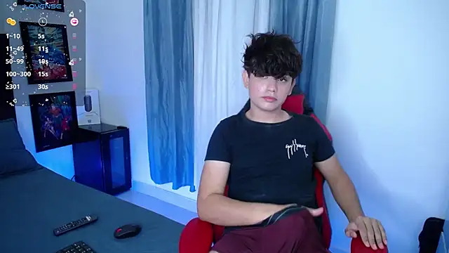 Snapshot of andyboy- chatting on December 2024 01:58:02 AM andyboy- online show from December 2024 01:58:02 AM