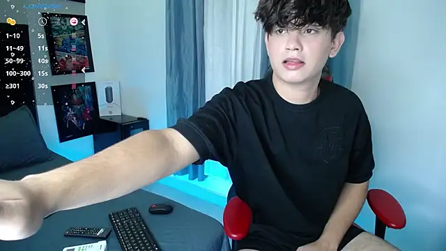 Snapshot of andyboy- chatting on December 2024 11:24:02 PM andyboy- online show from December 2024 11:24:02 PM