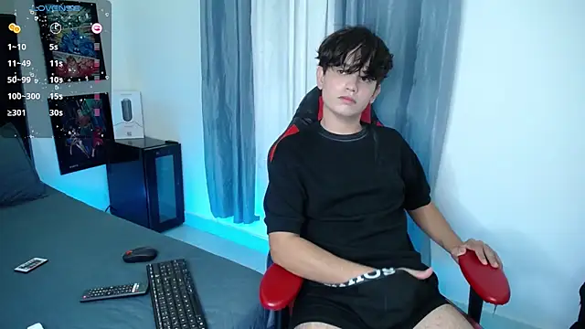 Snapshot of andyboy- chatting on December 2024 02:25:02 AM andyboy- online show from December 2024 02:25:02 AM
