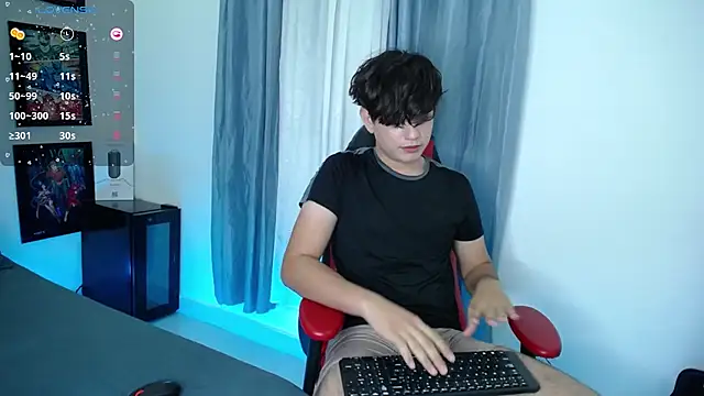 Snapshot of andyboy- chatting on December 2024 02:27:02 AM andyboy- online show from December 2024 02:27:02 AM
