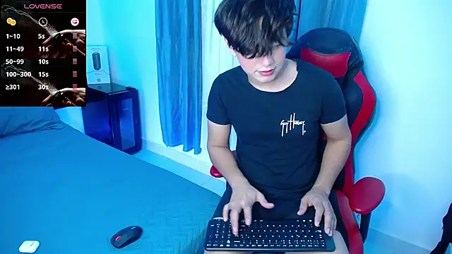 Snapshot of andyboy- chatting on January 2025 10:08:02 PM andyboy- online show from January 2025 10:08:02 PM