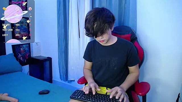 Snapshot of andyboy- chatting on February 2025 10:09:02 PM andyboy- online show from February 2025 10:09:02 PM