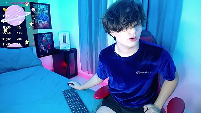 Snapshot of andyboy- chatting on March 2025 03:43:01 AM andyboy- online show from March 2025 03:43:01 AM
