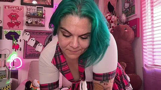 Snapshot of CherryBombBomb chatting on October 2025 07:10:02 PM CherryBombBomb online show from October 2025 07:10:02 PM