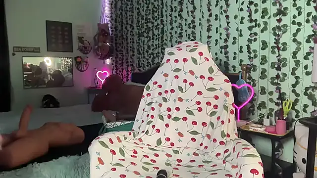 CherryBombBomb online show from March 2026 06:26:01 AM