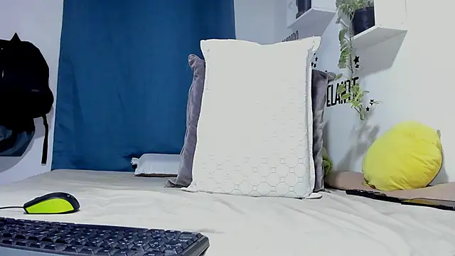 Aronxxs online show from February 2026 09:43:02 AM